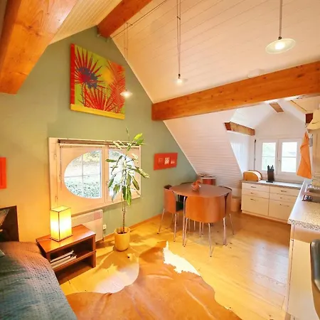 Konukevi Corseaux Rooms-riviera 4*