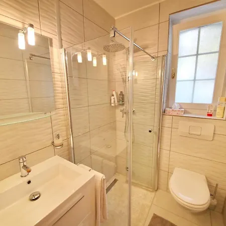 Гостевой дом Corseaux Rooms-riviera