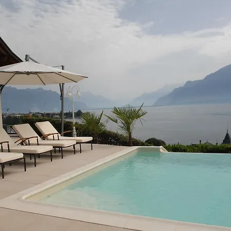 Konukevi Corseaux Rooms-riviera 4*