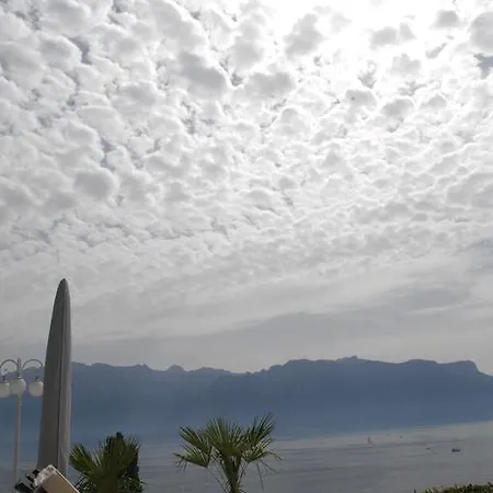 Corseaux Rooms-riviera 4*