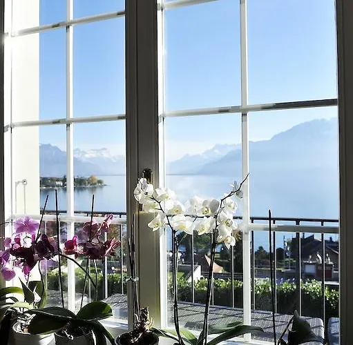 Gasthuis Corseaux Rooms-riviera 4*