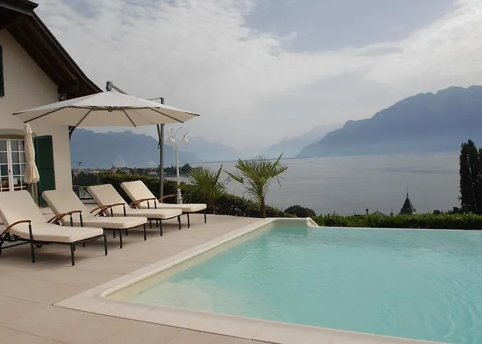 Gasthuis Corseaux Rooms-riviera 4*