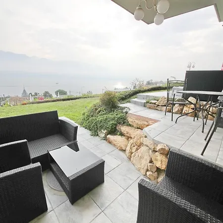 Corseaux Rooms-riviera *