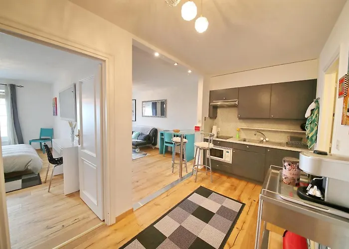 بيت ضيافة Corseaux Rooms-riviera 4*