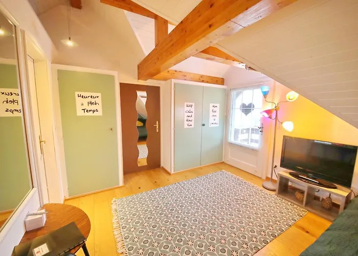 Guest house Corseaux Beach Rooms-Riviera Beach Apartments